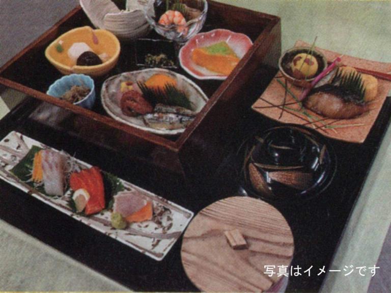 桃山亭海舟９月の期間限定メニューは「茶箱膳」です